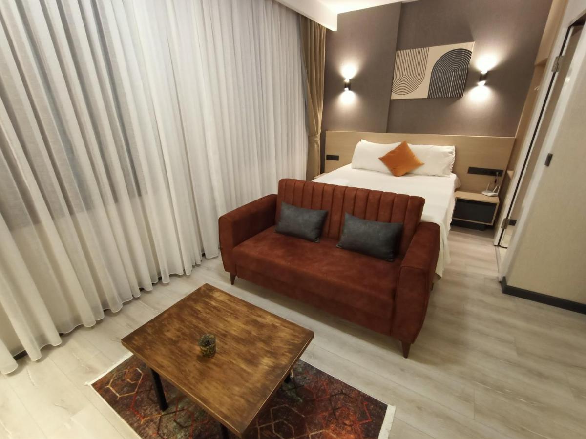 New Falcon Aparthotel *