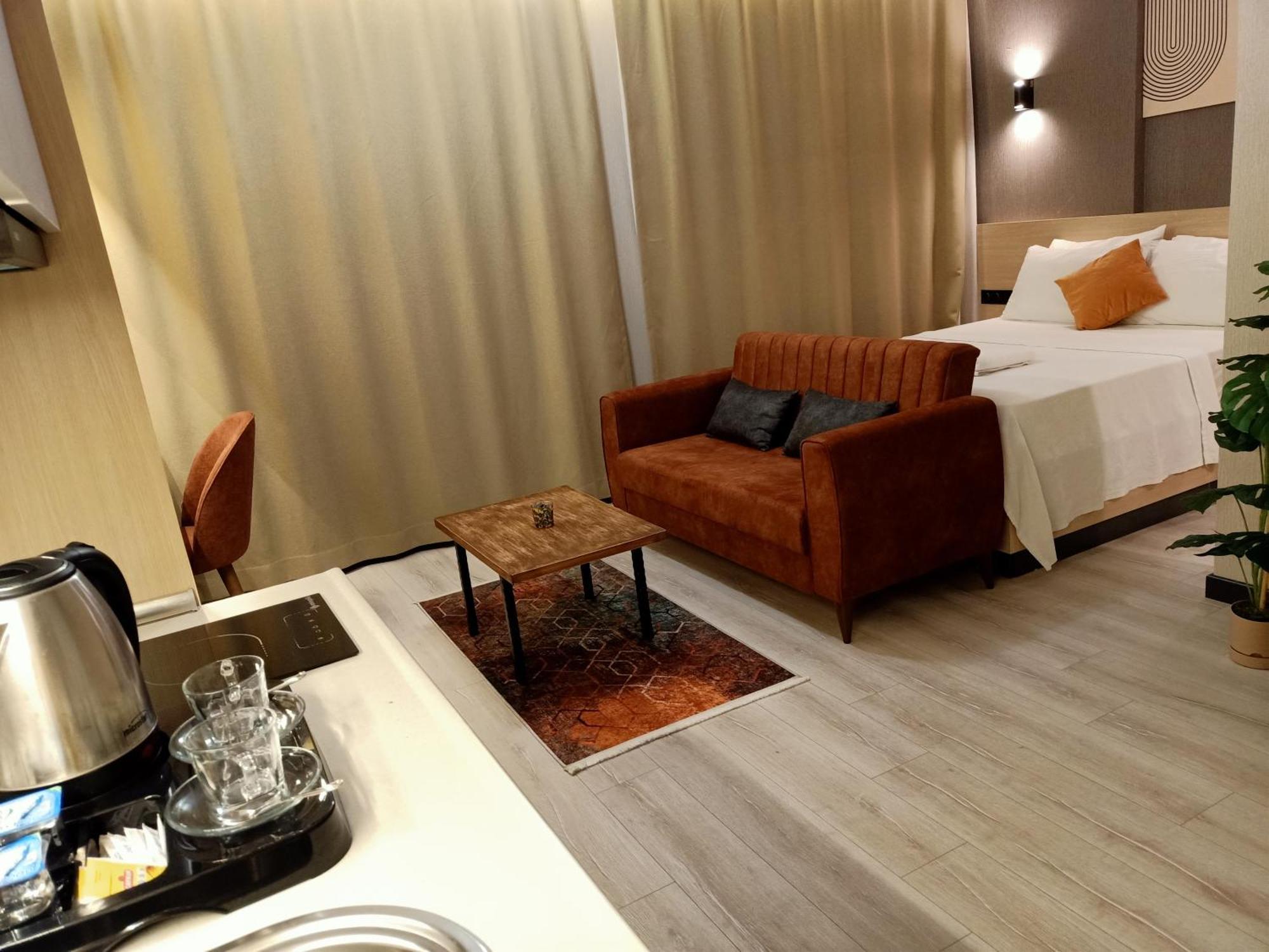 New Falcon Aparthotel
